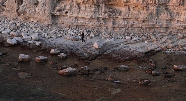 Bozcaadada dün denizde kaybolan kadın aranıyor