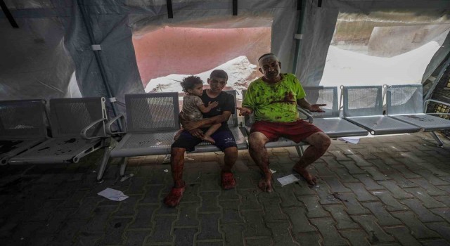 İsrailin Nuseyrat Mülteci Kampına saldırısında can kaybı 210a yükseldi