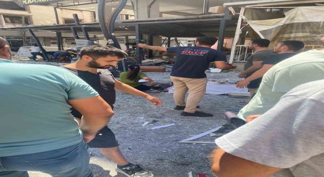 İzmirde doğal gaz patlaması: 2 ölü, 16 yaralı