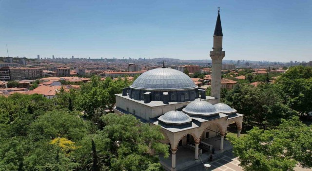 Mimar Sinan ekolünün Ankaradaki tek örneği olan Cenab-ı Ahmet Paşa Camiinde 5 asırdır ezan sesi yükseliyor