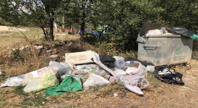 Çavdarhisarda Çöplerimiz bir ayı aşkın süredir toplanmadı iddiası