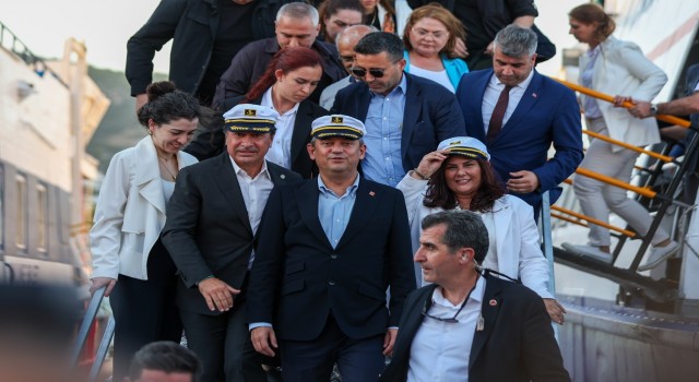 CHP Genel Başkanı Özel deniz otobüsünün ilk seferi ile Bodrumda
