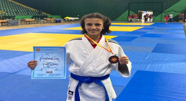 Yunusemreli judocu Rabia Tekin Balkan 3üncüsü oldu