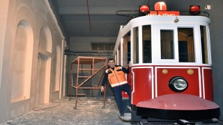 Antalya Araba Müzesi’nde nostaljik arabalar sergilenecek