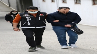 Adana’da otomobil tamponuna gizlenmiş 4 kilo 700 gram esrar ele geçirildi