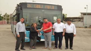 Mersin’de belediye otobüsünde düşürülen para sahibine teslim edildi