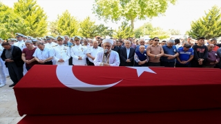İzmir’de bıçaklanarak hayatını kaybeden uzman çavuş Antalya’da defnedildi