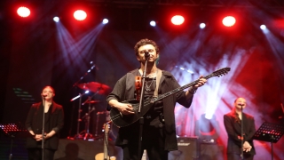 Kahramanmaraş’ta yaz konserleri kapsamında şarkıcı Buray sahne aldı