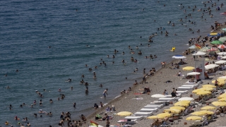 Antalya ve Muğla sahillerinde bayram tatili yoğunluğu sürüyor