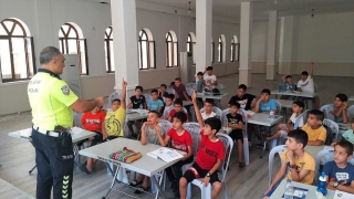 Mersin’de Kur’an kursu öğrencilerine trafik eğitimi verildi