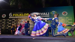 6. Uluslararası Folklor Festivali, dünyanın ve Türkiye’nin renklerini Antalya’da buluşturdu