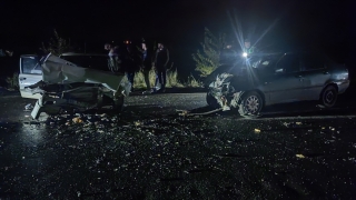Kahramanmaraş’ta 2 otomobilin çarpıştığı kazada 4 kişi yaralandı