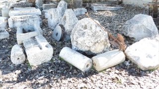 Burdur’da bir evin bahçesinde tarihi eser kalıntıları bulundu