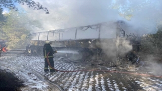 Antalya’da seyir halindeki tur otobüsünde yangın çıktı