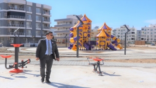 Silifke Belediyesinin 3 mahalleye çocuk parkı yapımı sürüyor