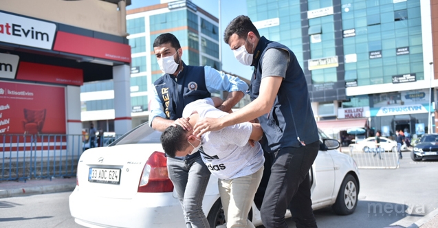 Mersin&#039;de Bakan Albayrak ve ailesine yönelik hakaret içerikli yorum yapan kişi adliyeye sevk edildi