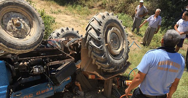Mersin’de devrilen traktörün şoförü öldü