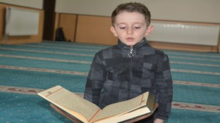 4 yaşında Kuran-ı Kerimi hatim etti