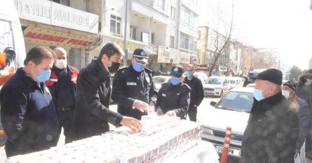 Kırıkkale Belediyesinden kandil simidi ikramı