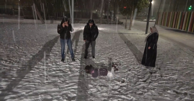 Kırıkkale’de kar sevinci: Doyasıya kar topu oynadılar
