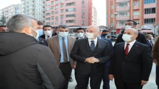 Ulaştırma ve Altyapı Bakanı Karaismailoğlu, Kızıltepe esnafını ziyaret etti