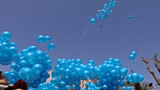 Antalya semaları binlerce balonla masmavi oldu