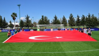 Turkcell Kadın Futbol Liginde 23 Nisan coşkusu