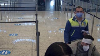 İstanbul Havalimanında VİP göçmen kaçakçılığı pasaport polisine takıldı: 3 gözaltı