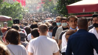 Taksim ve İstiklal Caddesinde korkutan yoğunluk