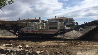 Tekirdağ Büyükşehir Belediyesinin 4,5 milyonluk taş kırma makinesini çaldılar