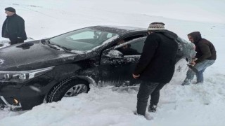 Ardahanda kar yağışı nedeniyle okullar tatil edildi