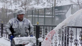 Doğu Karadenizde bin 61 köy ve mahalle yolu kar nedeniyle ulaşıma kapandı