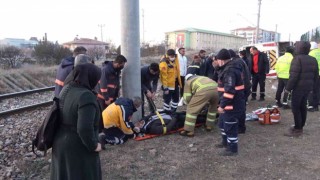 İşçileri taşıyan midibüs şarampole devrildi: 15 yaralı
