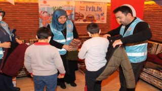 Türkiye Diyanet Vakfı, Amasyada 300 çocuğu ‘kış bayramı ile sevindirdi