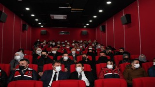 Vali Taşbilek ‘Kesişme; İyi Ki Varsın Eren filmini şehit aileleri ve gazilerle birlikte izledi