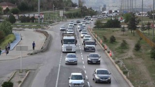 43 ilin geçiş güzergahında trafik yoğunluğu: Tatilciler yollara akın etti