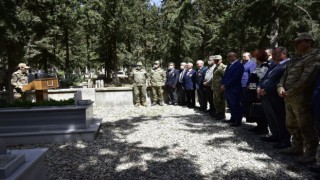 Kore Savaşı kahramanı Yüzbaşı Kamil Celkan mezarı başında anıldı