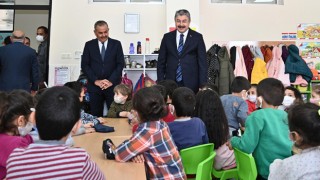 Osmaniye Valisi Yılmaz, Türkmenbeyi Okulunu ziyaret etti