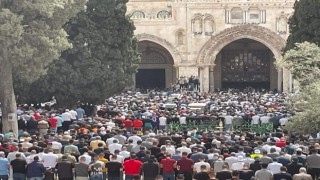 Ramazan ayının ilk Cumasında 80 bin kişi Mescid-i Aksada toplandı