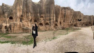 Turizm elçisi Korzay, doğunun Efesi olarak anılan Dara Antik kenti tanıttı