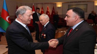 Bakan Akar, Tek Vatan Harekatında Gazi Olan Azerbaycan Türkü askerleriyle bir araya geldi