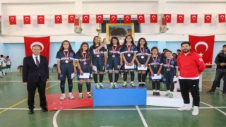 Başkalede ‘Ortaokullar Arası Futsal Turnuvası tamamlandı