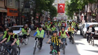 Bilecikte 19 Mayıs Gençlik Haftası etkinlikleri bisiklet turuyla başladı