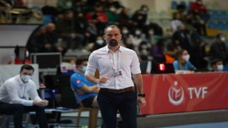 Bursa Büyükşehir Belediyesporda Başantrenör Cemal Bora Şensoyla sözleşme yenilendi