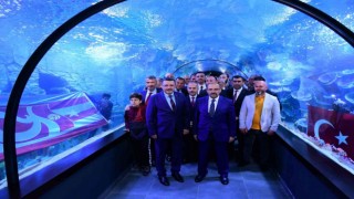 Dünyada tünel içerisinde inşa edilen ilk akvaryum Trabzonda açıldı