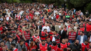 CHP Lideri Kemal Kılıçdaroğlu gençlerle Anıtkabir'e yürüdü