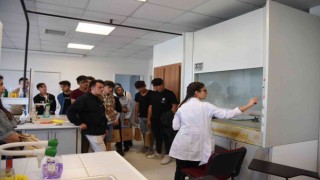 Liseli öğrenciler Düzce Üniversitesini gezdi