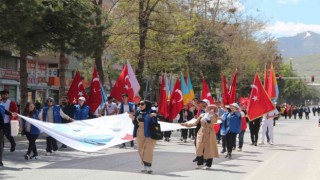 Tatvanda 19 Mayıs Atatürkü Anma, Gençlik ve Spor Bayramı kutlaması