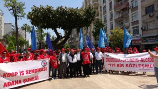 Tez-Koop İş Sendikası üyeleri, Mersin Üniversitesi yönetimini protesto etti