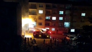 Elazığda korkutan yangın: Ev alev alev yandı